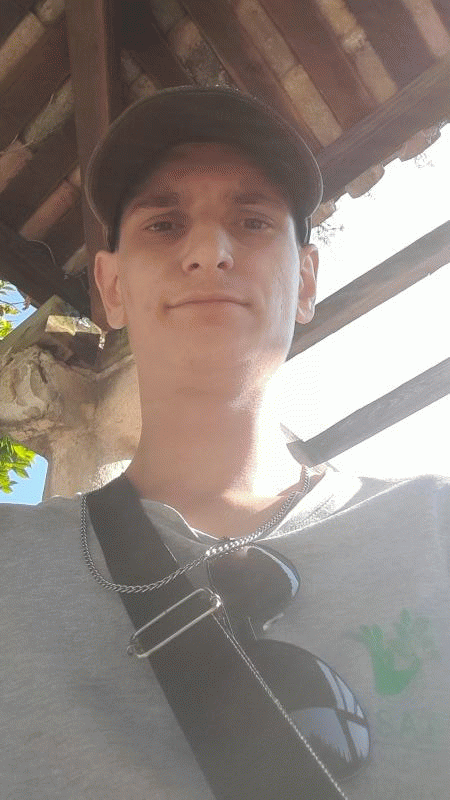 Yvann 22 ans Lorgues