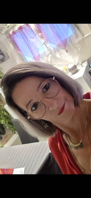 Audrey 46 ans Giroussens