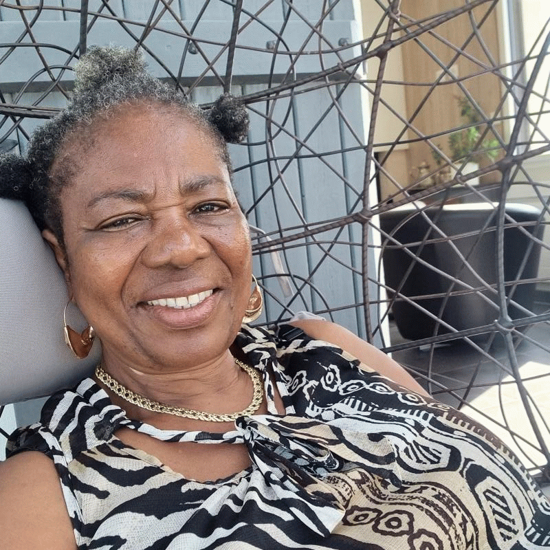 Josephine  65 ans Laval
