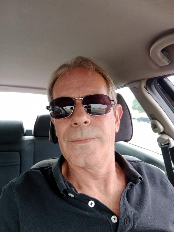 Olivier  51 ans Rochefort