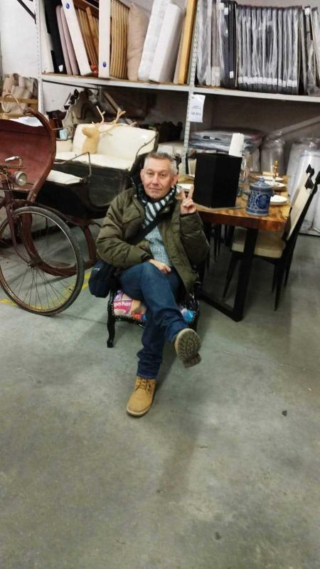 Emmanuel 54 ans La Chambre