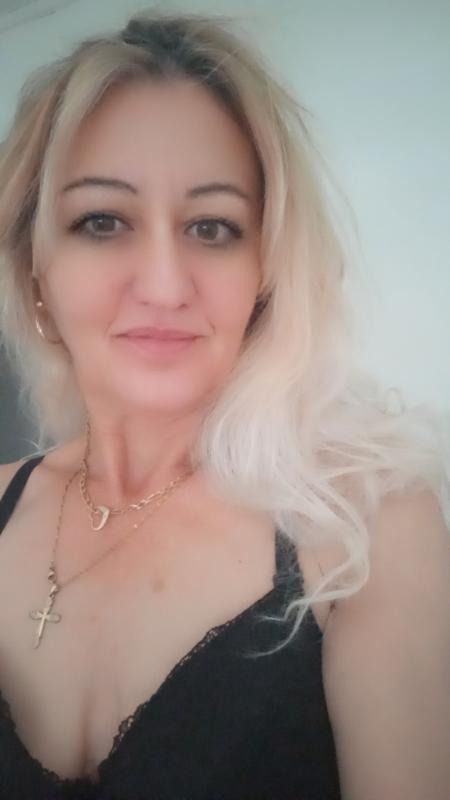 Victoria  47 ans Carcassonne