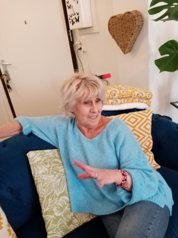 Brigitte  77 ans paris 20eme arrondissement