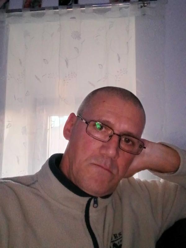 Stephane 52 ans Neufchâteau