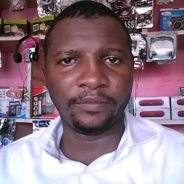 Ahmad 38 ans Saint Denis en Bugey