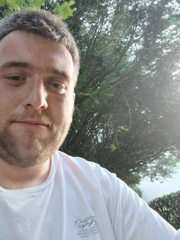 quentin 23 ans Montceau les Mines