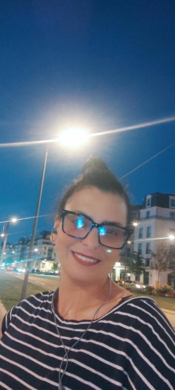sarah 45 ans paris 15eme arrondissement