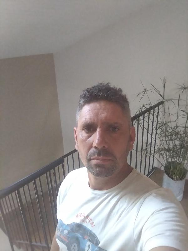 Stéphane  46 ans Charlieu