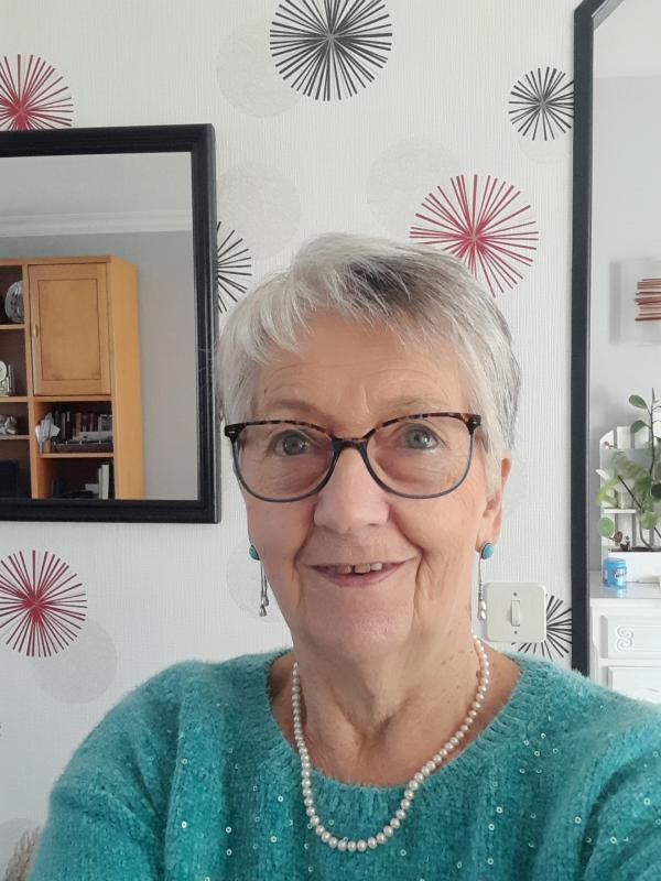 Elise 74 ans Bonchamp lès Laval