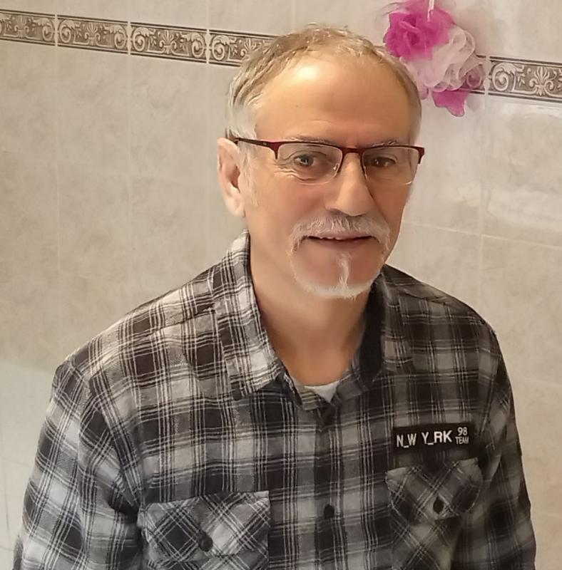 johnjohn 72 ans Lizac