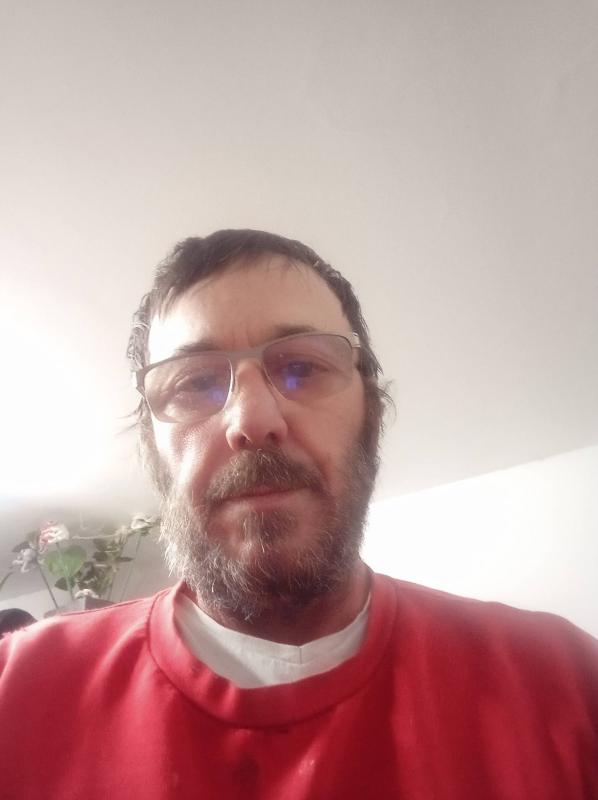 Gilbert 54 ans Saint Jeure d'Ay