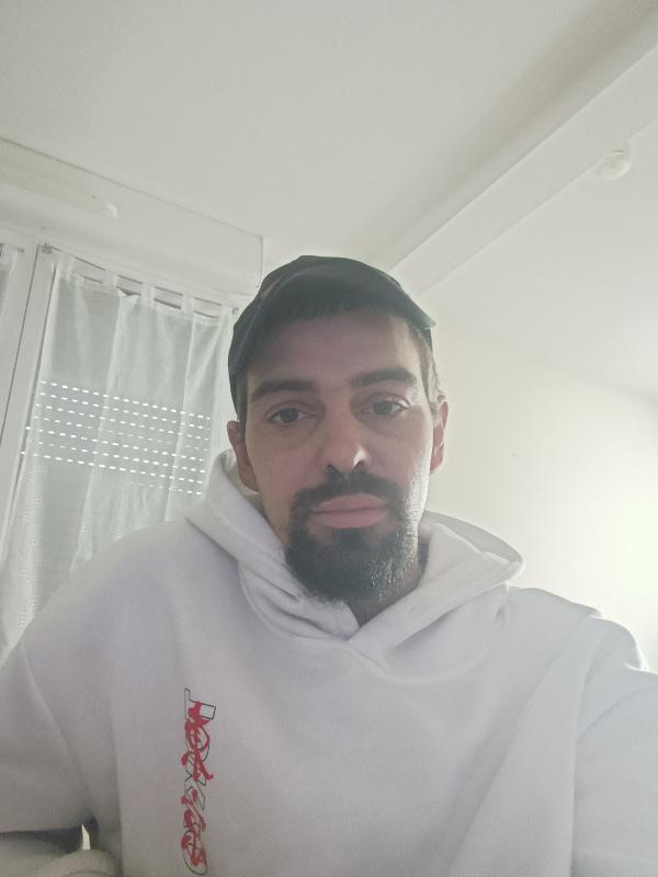 Jimmy 32 ans Pontcharra