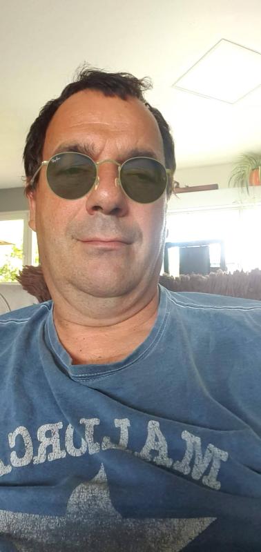 le breton 58 ans Saint Brieuc