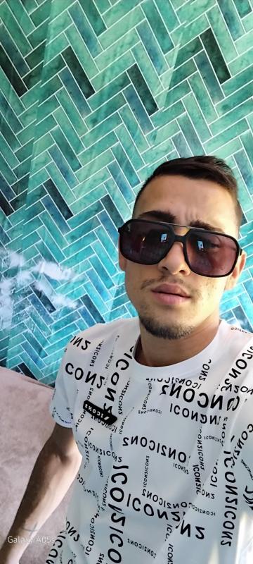 Isus Dimitrov 21 ans Romans sur Isère