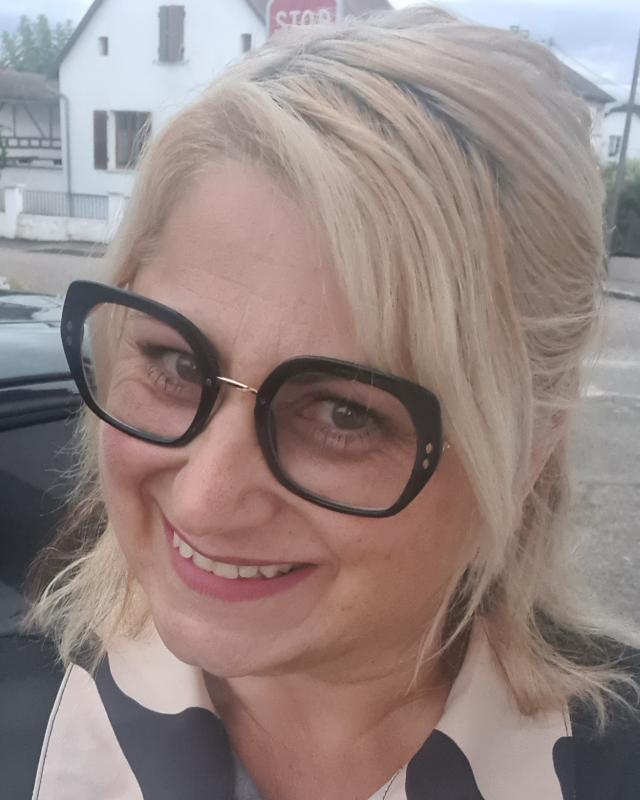 Cassandra  52 ans Hatten