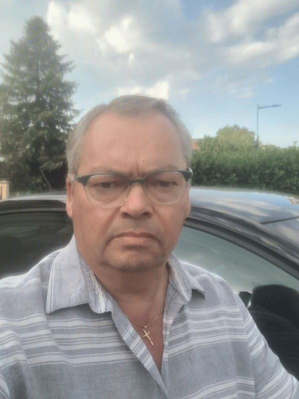 Chris 63 ans Saint Étienne le Molard