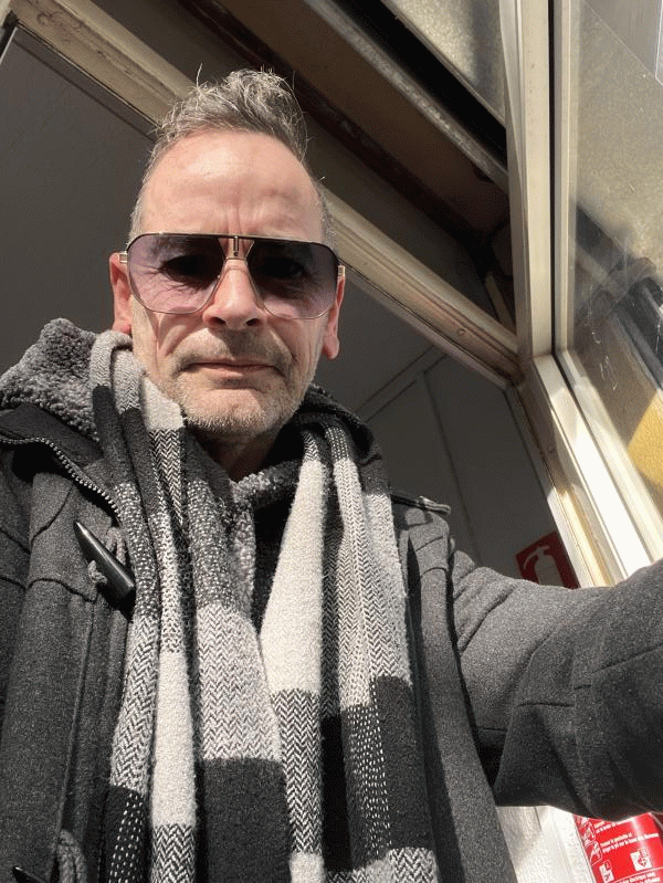 Laurent  52 ans Saint Cyprien