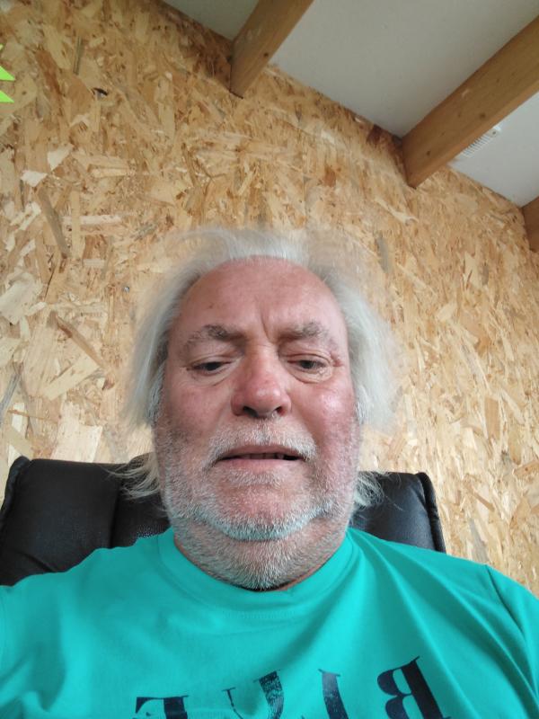 Dominique  67 ans Saint Nazaire