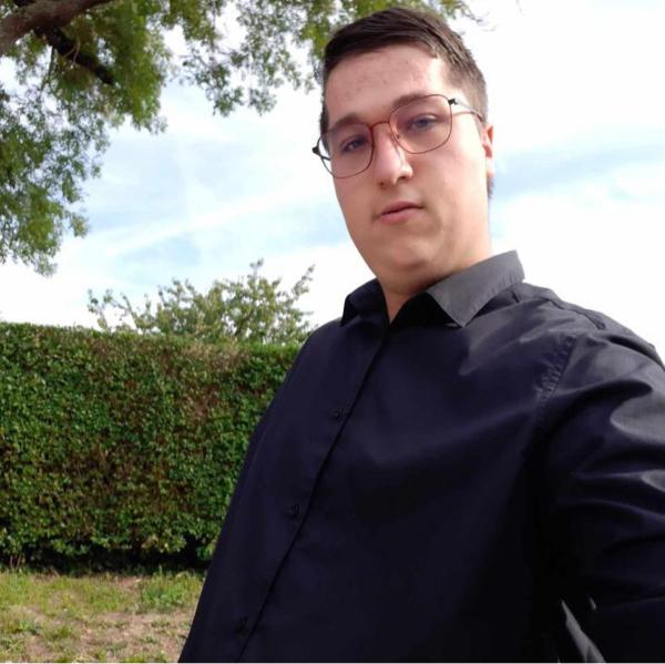 julien 21 ans Francheville