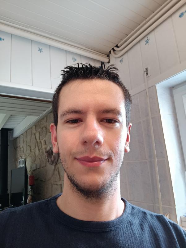 Valentin  29 ans Coulogne