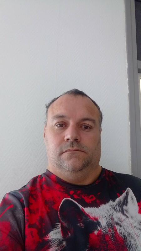 jeremy 41 ans Nîmes