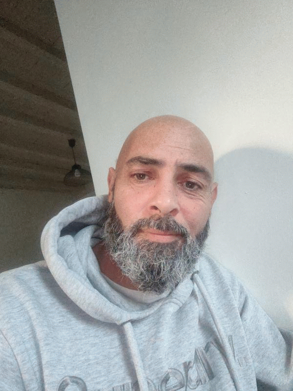 Alex 45 ans Nay Bourdettes