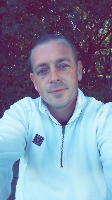 Rodrigue  38 ans Bruay la Buissière