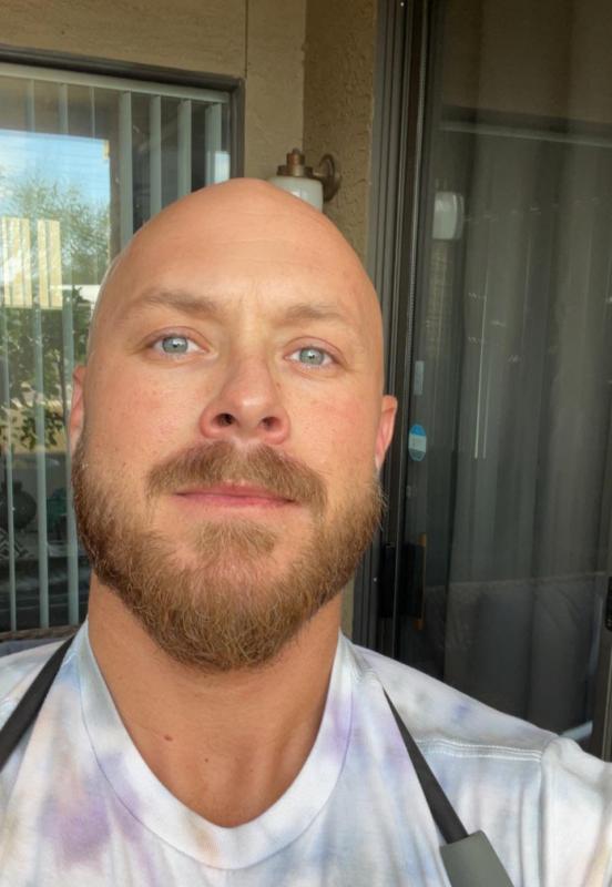 Maxime  44 ans Bréhain la Ville