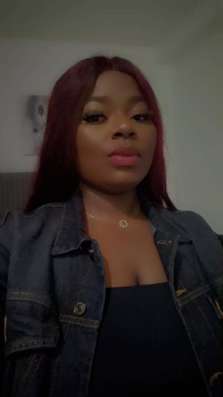 lina 32 ans Thouaré sur Loire