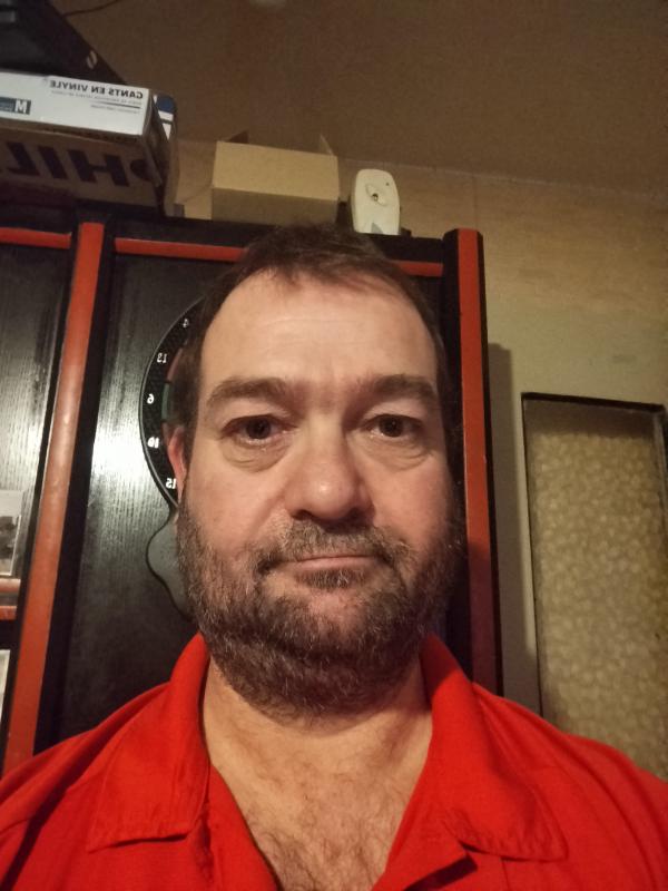 Mickael  48 ans Randonnai