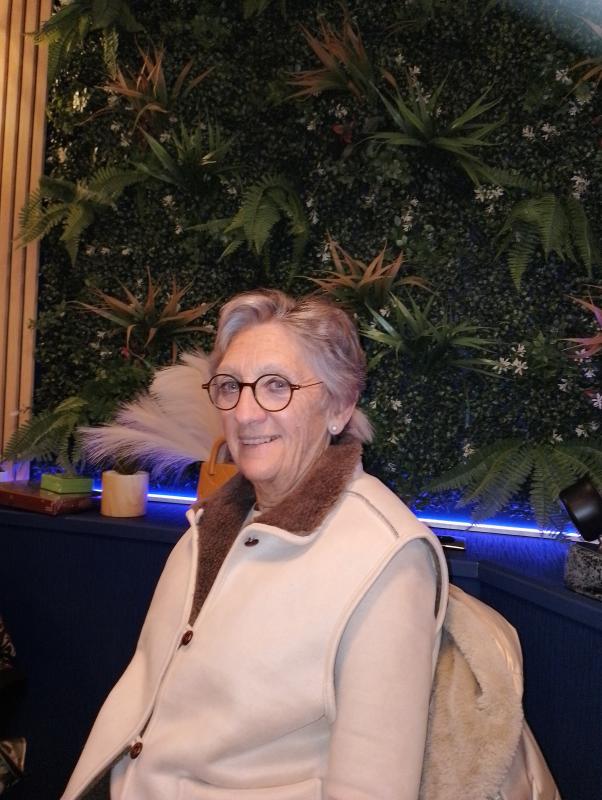 Lucie  69 ans Cabourg