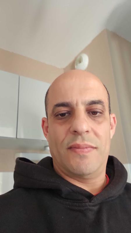 Karim 46 ans Beauzelle