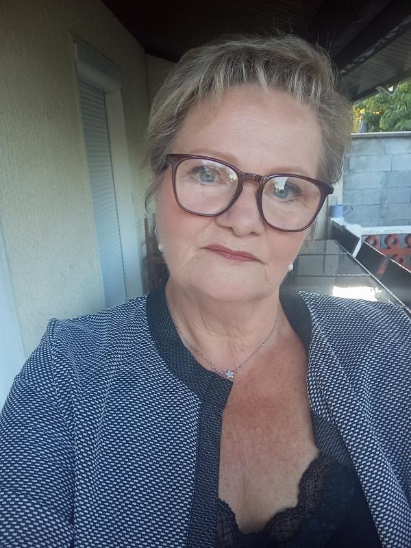 Christine 65 ans Mions