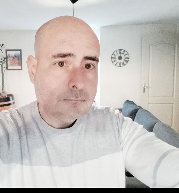 Cédrict 43 ans Ussel