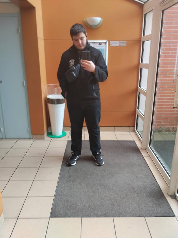 yanis 18 ans Montauban