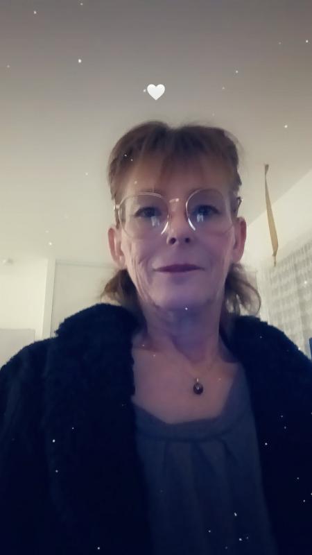 Cricri  53 ans Saint Angeau