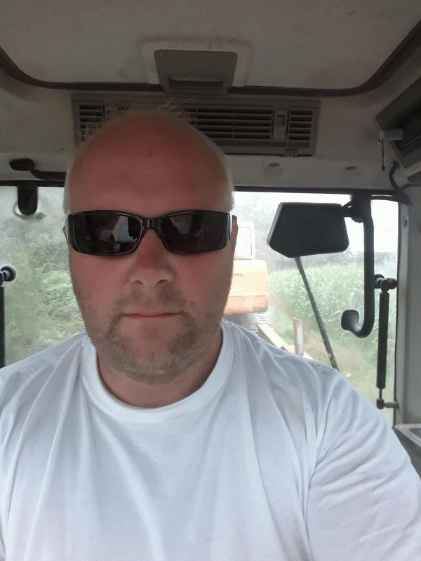 Marc  47 ans Kergrist