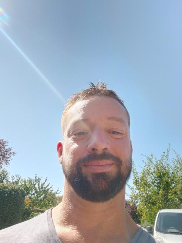 Guigui 39 ans Saint Hilaire du Bois