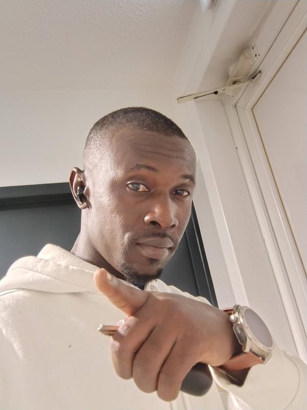 adam 34 ans Bordeaux