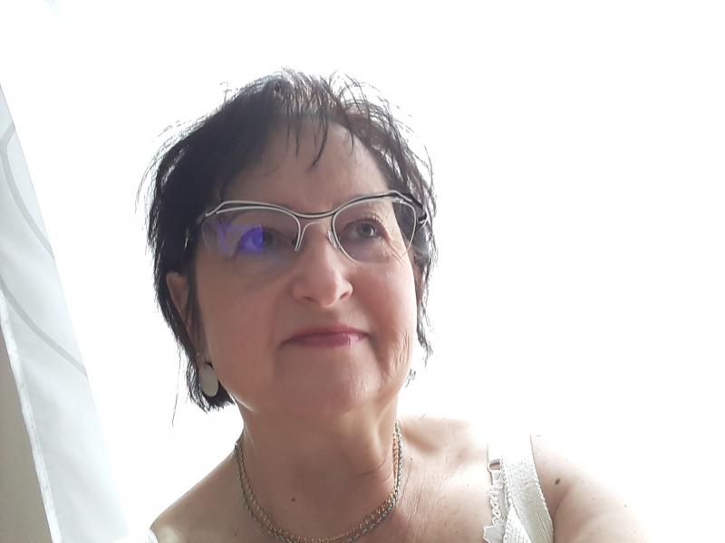 Isabelle  60 ans Laval