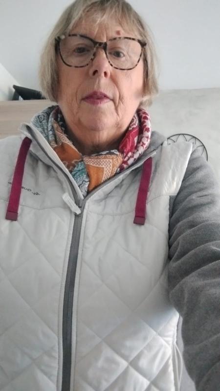 Julie 69 ans Grenoble