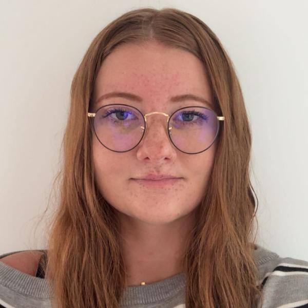 eve 23 ans Villepreux