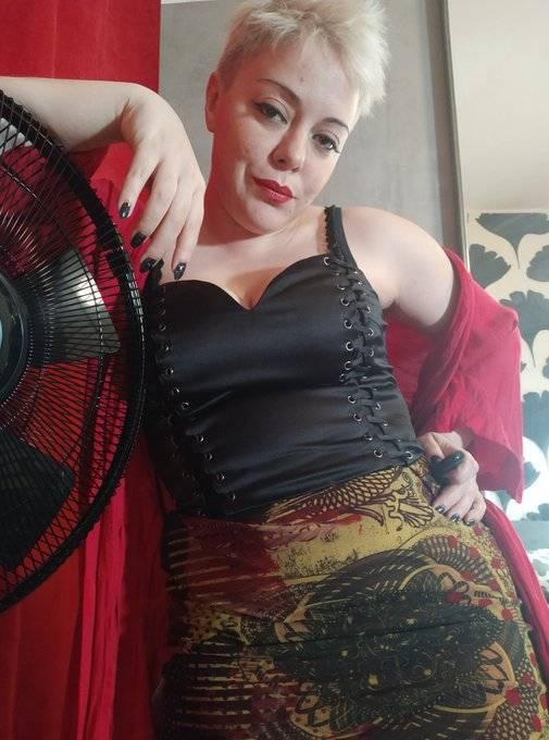 Clara 32 ans Ambléon