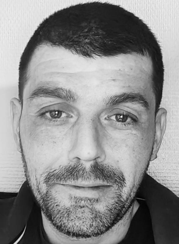 Yougo 42 ans paris 19eme arrondissement