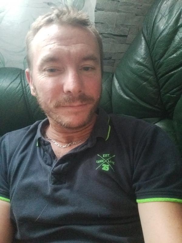 Cédric  47 ans Le Mans