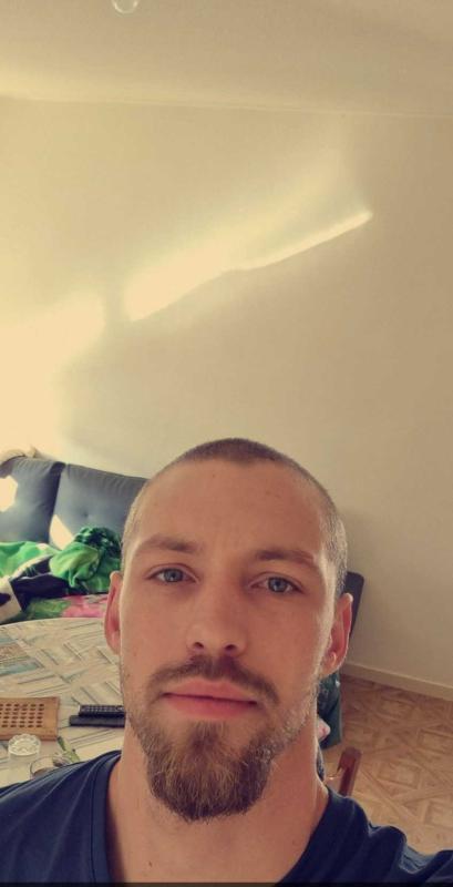 joh 32 ans Châteauneuf sur Charente