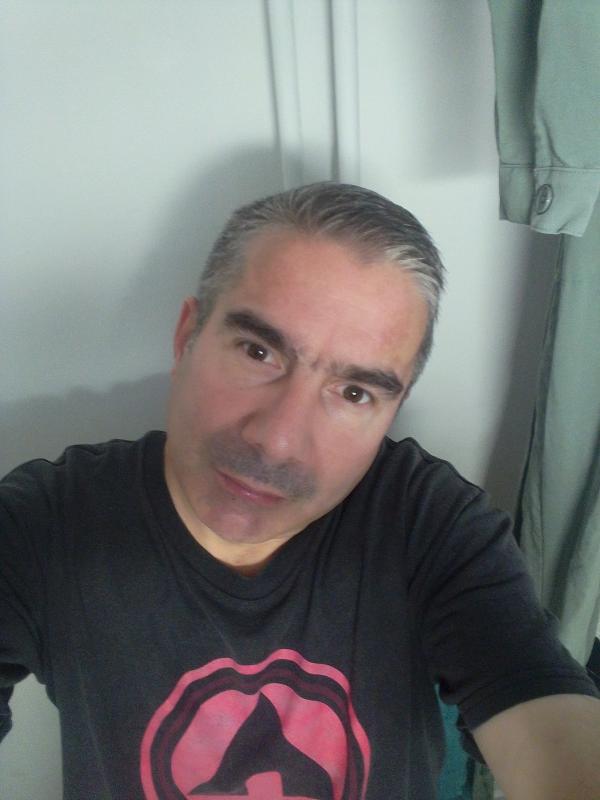 Jonas 42 ans Guingamp