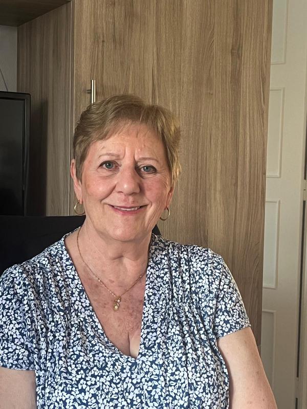 Claudie  78 ans Chartres