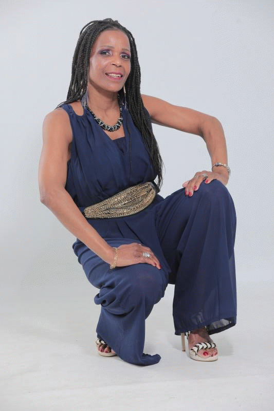 Julie 63 ans Carnetin