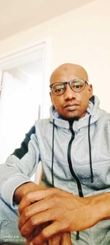 Moussa 33 ans Saint Ouen l'Aumône